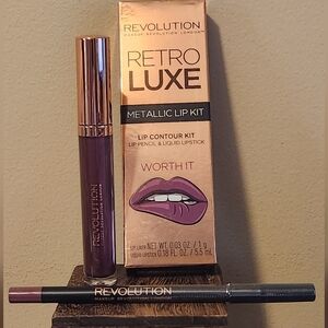 REVOLUTION METALLIC LIP KIT, NIB